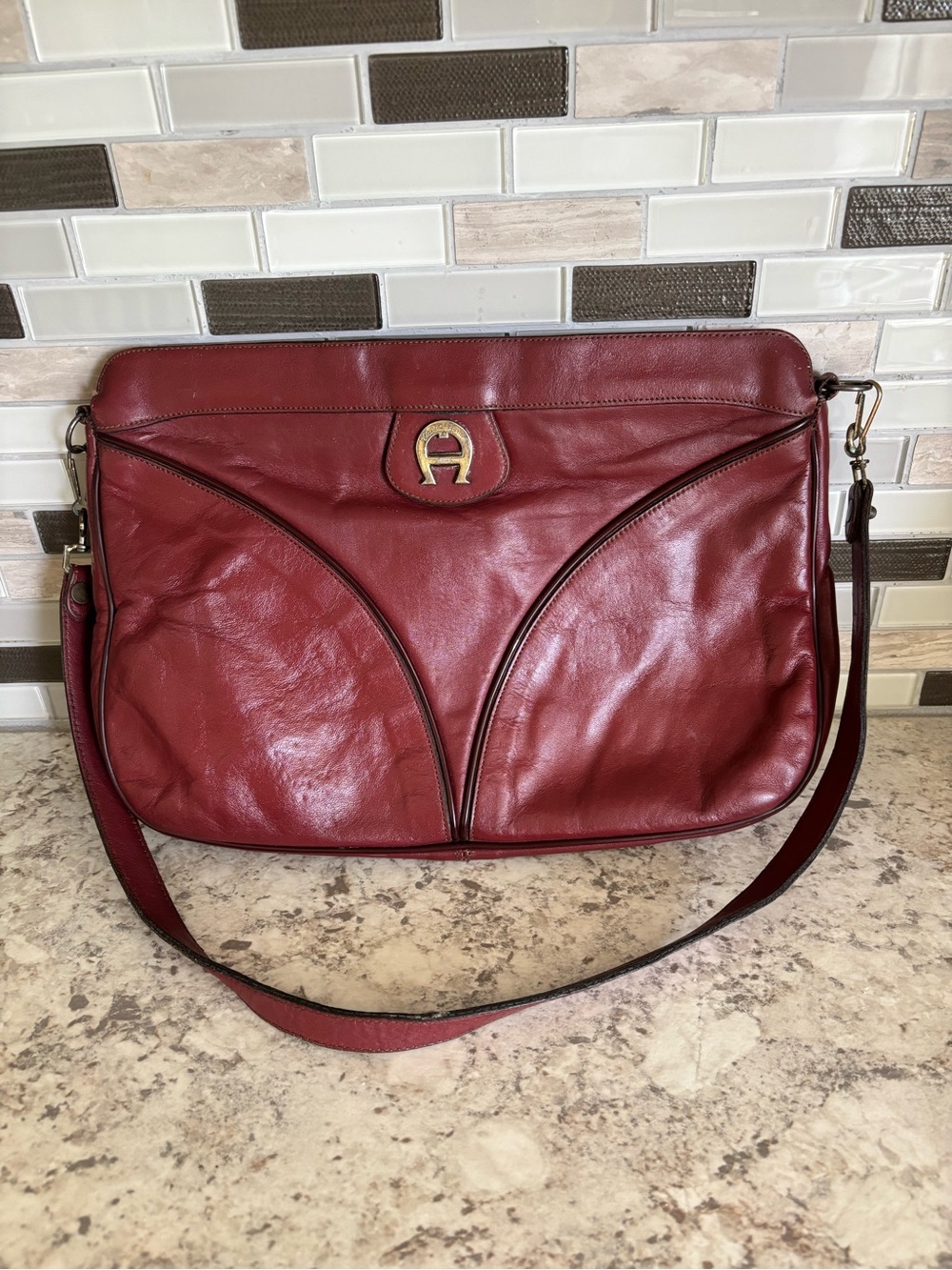 Vintage Etienne Aigner Shoulder Bag Cordavon Burgandy Leather READ